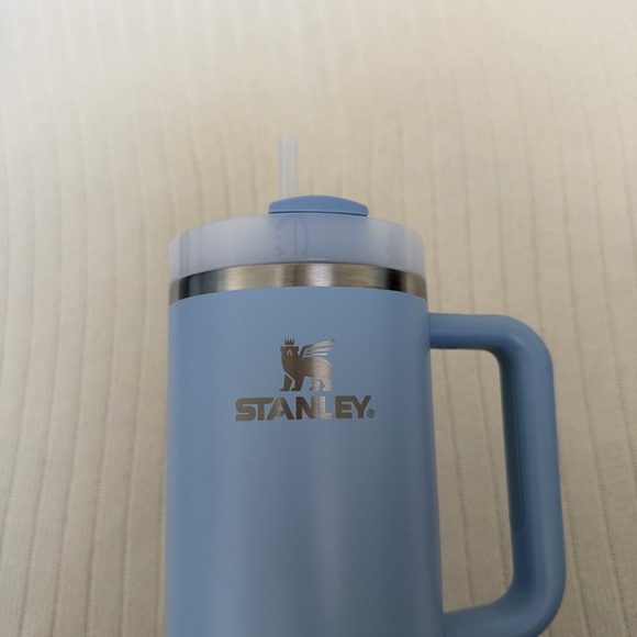 Stanley The Clean Slate Quencher H2.0 Flowstate Tumbler 40oz Heather Blue - Picture 5 of 9